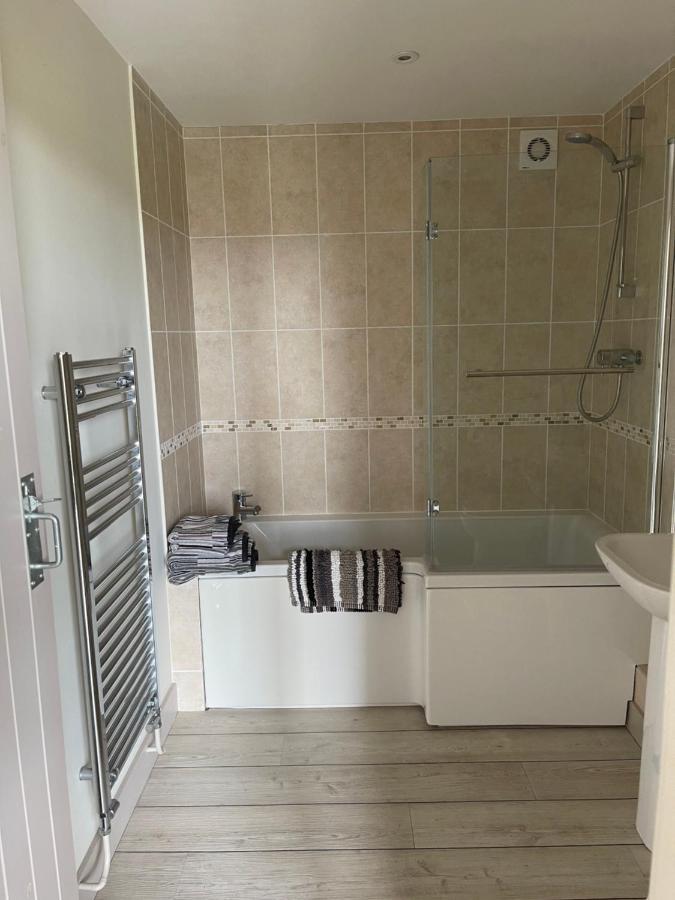 Bike Shed - Beautiful 1-Bed Cottage In Shorwell ภายนอก รูปภาพ
